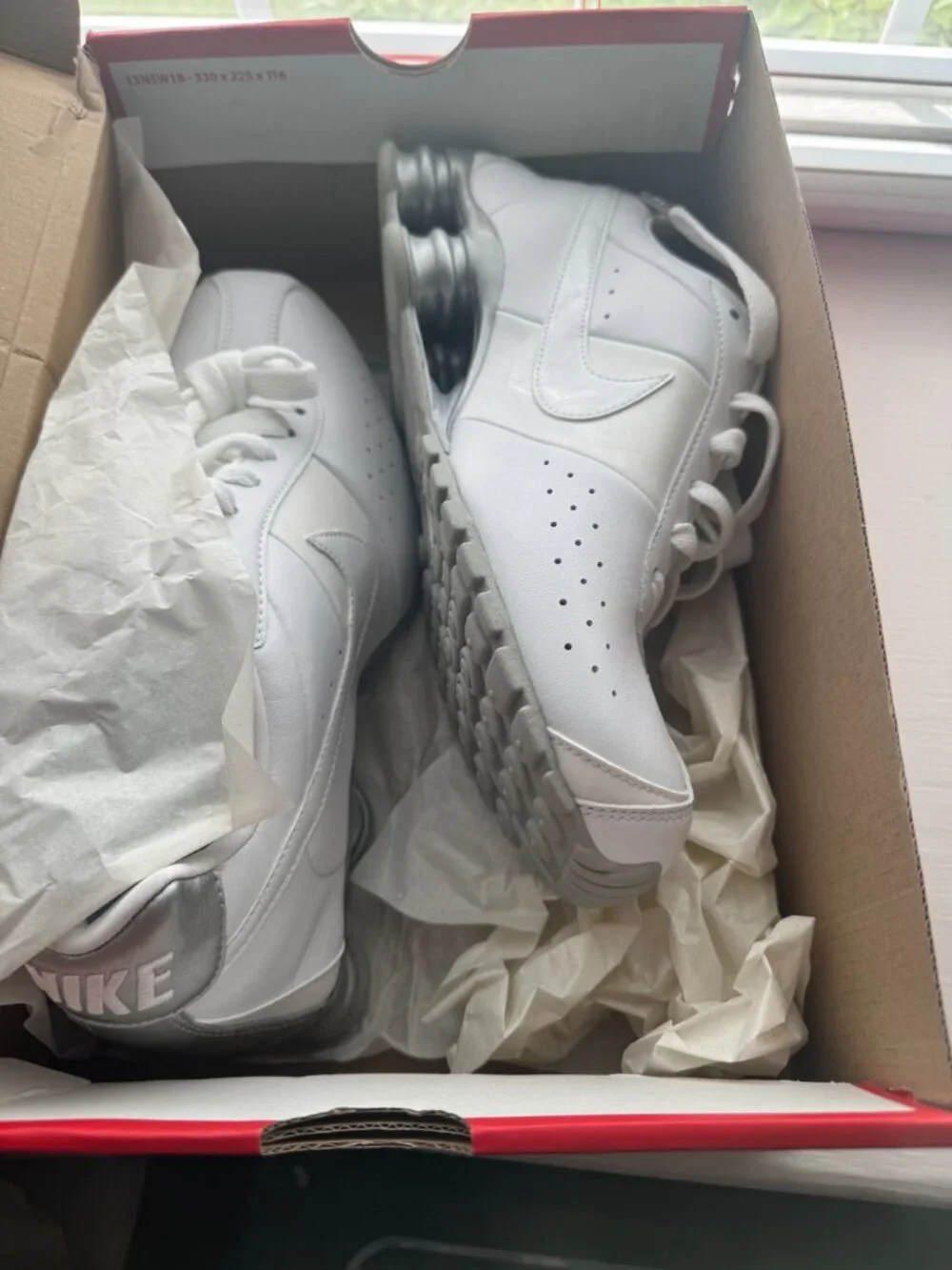 Womens White Nike Shox Classic II Size 9.5 New in Damaged Box